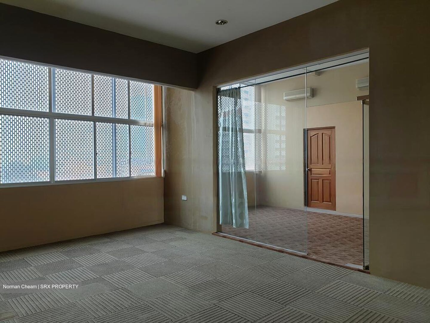 Kim-hoe Centre (D8), Office #459235181